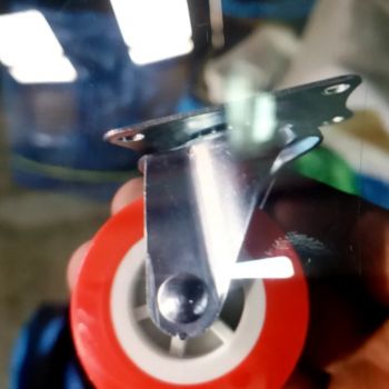 Bánh xe đỏ trắng